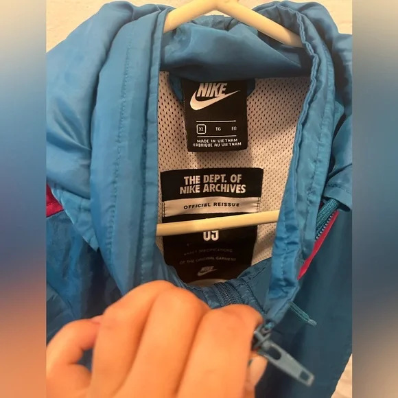 Nike 90s style windbreaker - Picture 4 of 4
